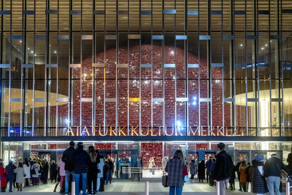 AKM’nin kalbinde "Kaleseramik" imzası AKM