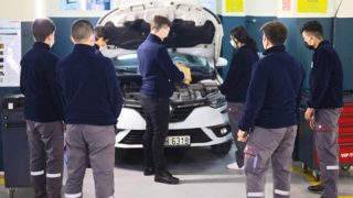 Bosch Car Service’ten 100. yılında TEV iş birliği ile 100 öğrenciye burs