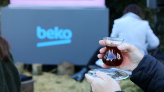 “Çay tazeyse getir” diyenlere...