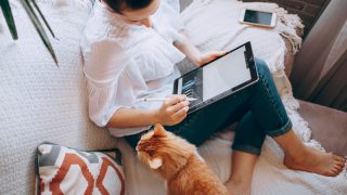 İş yükündeki artışa rağmen çoğu insan uzaktan çalışırken daha rahat hissediyor