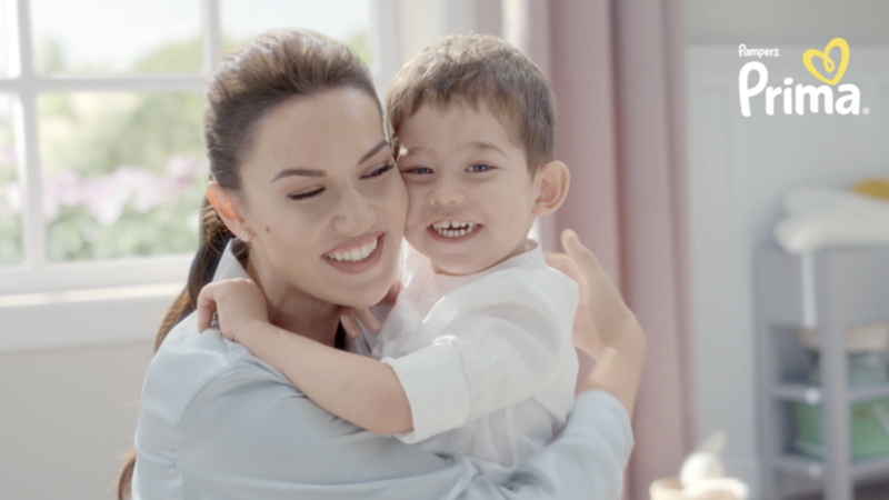 Fahriye Evcen "Bana Ellerini Ver" şarkısını yeniden yorumladı Fahriye Evcen Prima reklamı