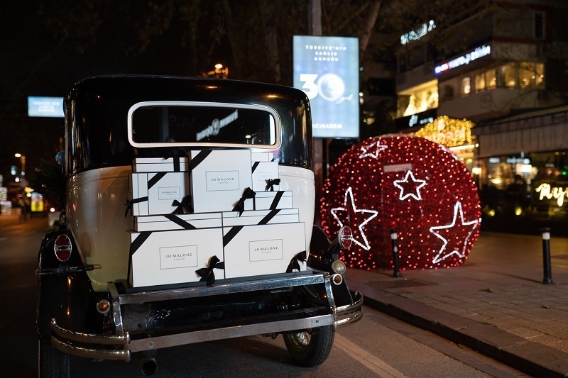 Jo Malone London yeni yıl coşkusunu İstanbul sokaklarına taşıyor