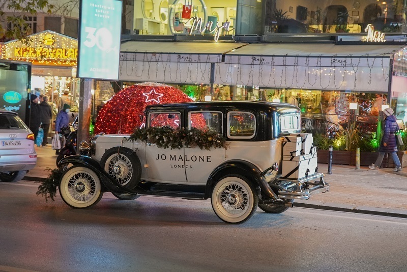 Jo Malone London yeni yıl coşkusunu İstanbul sokaklarına taşıyor