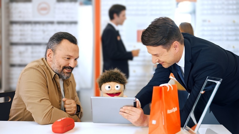 Ali Sunal ve Dayı'nın Atasun Optik macerası devam ediyor! Ali Sunal ve Dayı'nın Atasun Optik macerası devam ediyor!