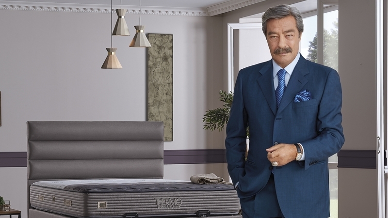 Yeşilçam'ın efsanevi ismi Kadir İnanır, Armis ile ekranlarda Yeşilçam'ın efsanevi ismi Kadir İnanır, Armis ile ekranlarda