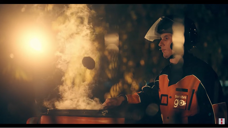 "Yemeğin sıcak olacak" "Yemeğin sıcak olacak"