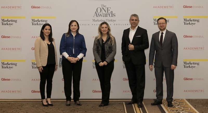 "Yılın En İtibarlıları" ödüllerine kavuştu "Yılın En İtibarlıları" ödüllerine kavuştu