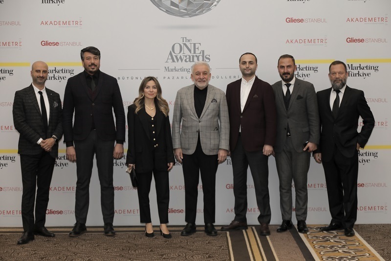 "Yılın En İtibarlıları" ödüllerine kavuştu "Yılın En İtibarlıları" ödüllerine kavuştu