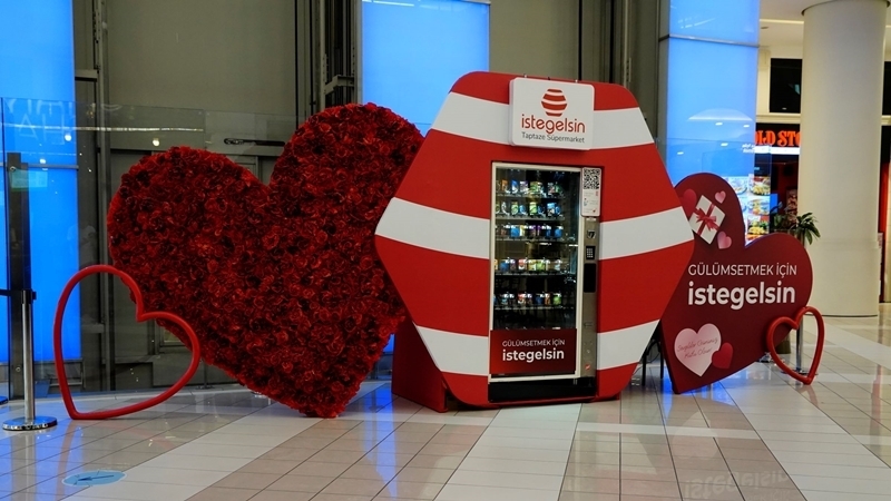 istegelsin'den Sevgililer Günü sürprizi: "Sevgi Otomatı"