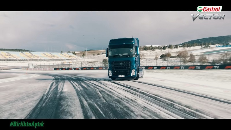 Necip Memili bu kez bu kez Formula 1 pistinde!