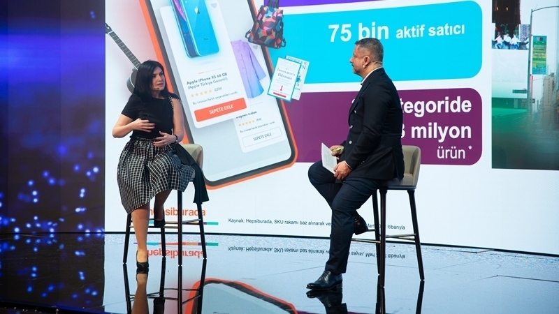 Esra Beyzadeoğlu: "Super-app'ler hayatın her evresindeki ihtiyaçları karşılamayı vadediyor" Esra Beyzadeoğlu: "Super-app'ler hayatın her evresindeki ihtiyaçları karşılamayı vadediyor"