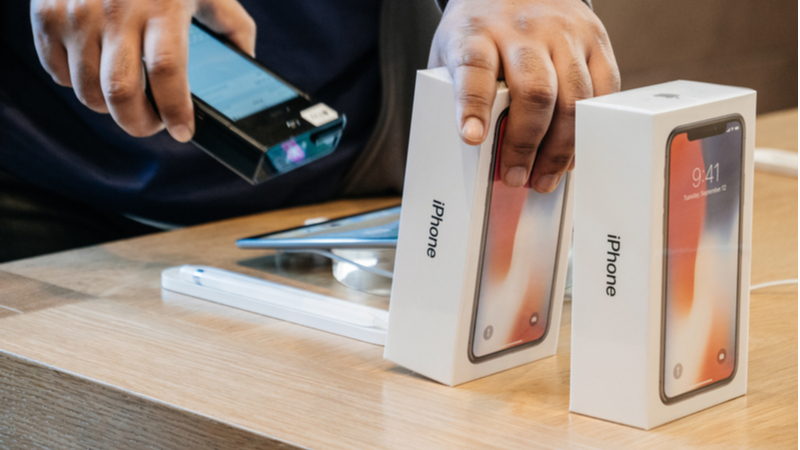 Apple, iPhone kutusundan şarj aleti çıkmadığı için tazminat ödeyecek | Son 24 saatin gündemi Apple, iPhone kutusundan şarj aleti çıkmadığı için tazminat ödeyecek | Son 24 saatin gündemi