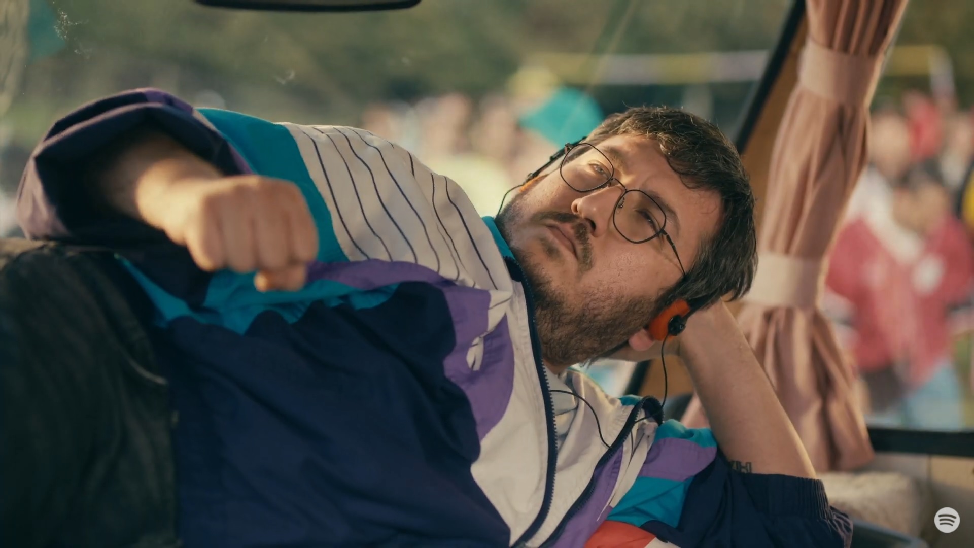 "Bir bakarsın birlikteyiz!"