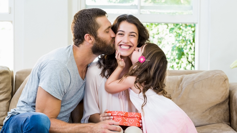 Kadınlar anneler gününde hediye olarak ne istiyor? Kadınlar anneler gününde hediye olarak ne istiyor?