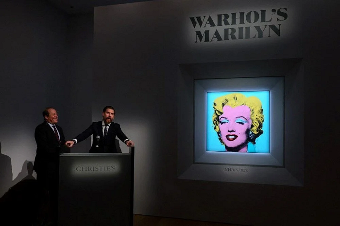 Warhol'un Marilyn'i 20. yüzyılın en pahalı sanat eseri oldu! Warhol'un Marilyn'i 20. yüzyılın en pahalı sanat eseri oldu!