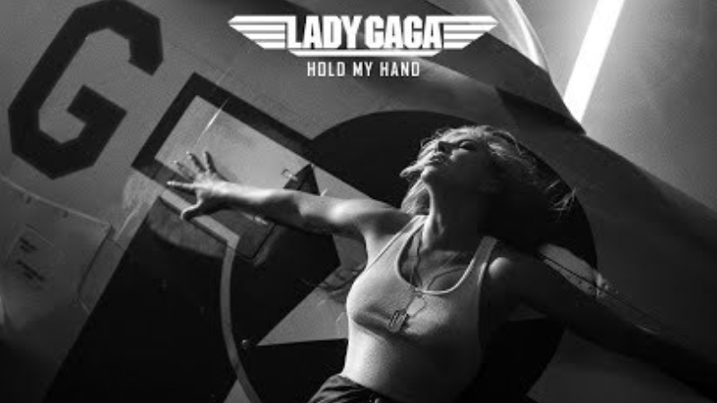 Lady Gaga “Hold My Hand” klibinin dünya prömiyerini gerçekleştirdi!