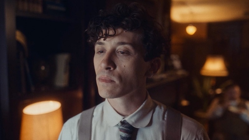 Bu kadar çocuğun bir banka şubesinde ne işi var?