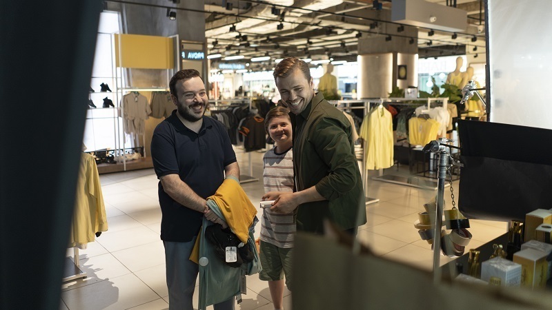 Tolga Sarıtaş'a alışveriş bedava mı? Tolga Sarıtaş'a alışveriş bedava mı?