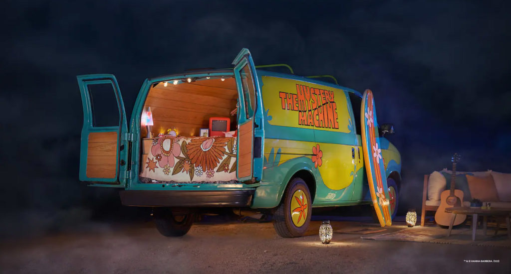 Airbnb, ScoobyDoo’nun Ikonik Karavanının Kapılarını Misafirlere Açıyor