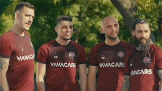 Futbolcudan satılık!