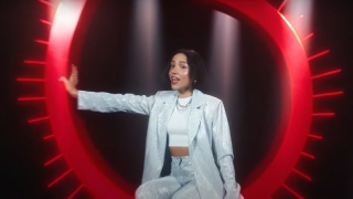 Vodafone Red'in yeni reklam yüzü Zeynep Bastık oldu!