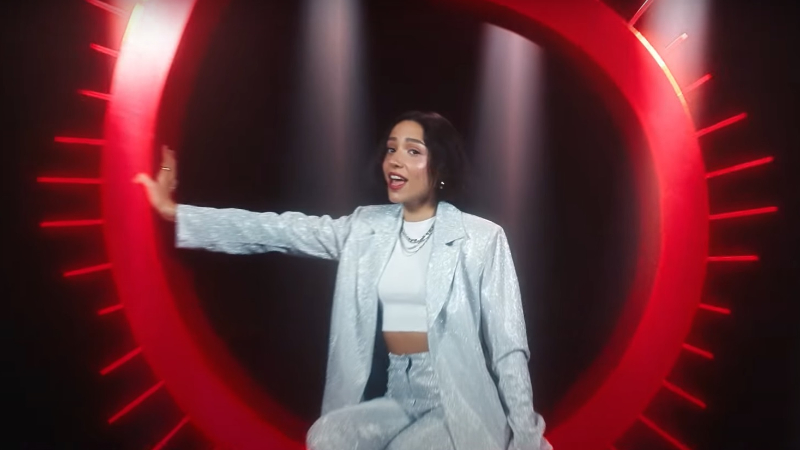 Vodafone Red'in yeni reklam yüzü Zeynep Bastık oldu!