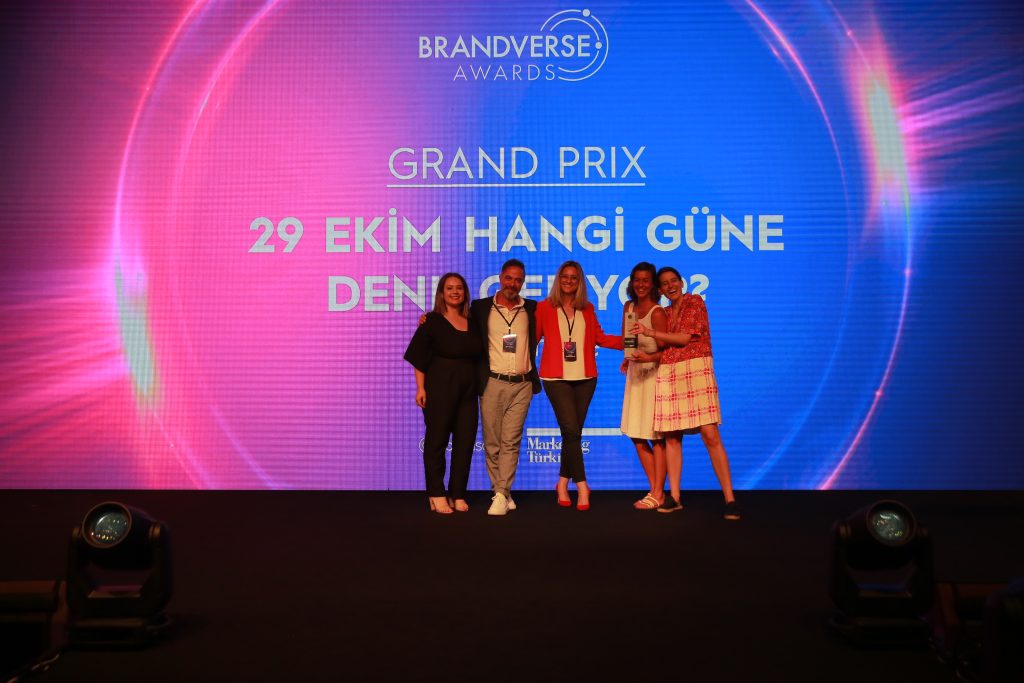 Brandverse Awards'ta yılın en iyileri ödüllerine kavuştu Brandverse Awards'ta yılın en iyileri ödüllerine kavuştu