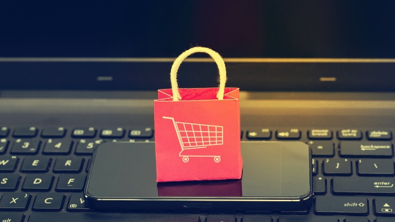 E-ticaret küresel daralmaya rağmen hacmini genişletiyor e-ticaret