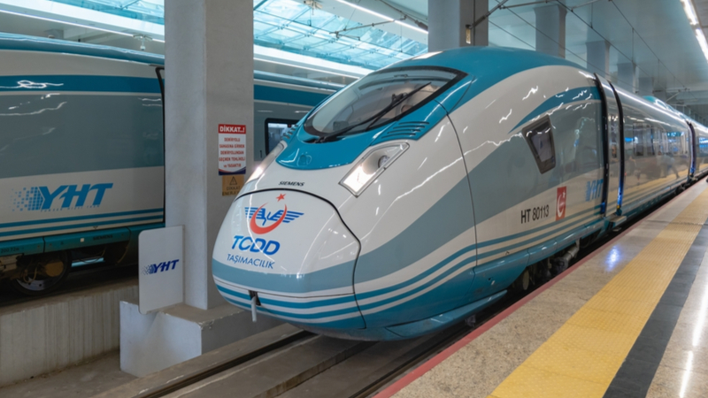 Hızlı tren yolcu sayısı yarıya düştü hızlı tren