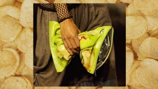 Balenciaga Lay's çanta