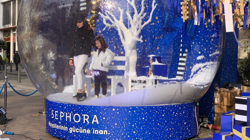 Kim kar küresine girmek istemez ki! Kim kar küresine girmek istemez ki!