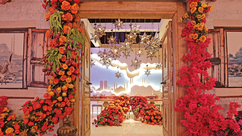 Tek bir masa tasarımı dev bir küresel sergiye dönüştü Tek bir masa tasarımı dev bir küresel sergiye dönüştü