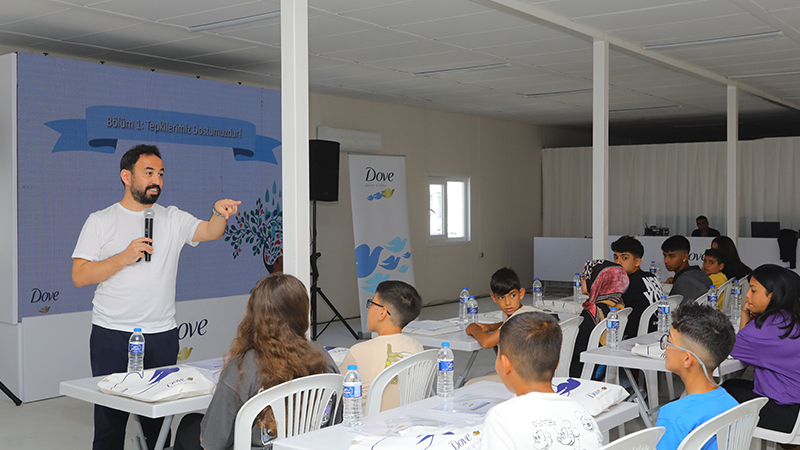 Dove ve UNICEF depremden etkilenen bölgelerdeki̇ gençler ve aileleri̇ için iş birliğini duyurdu… Dove ve UNICEF depremden etkilenen bölgelerdeki̇ gençler ve aileleri̇ için iş birliğini duyurdu…