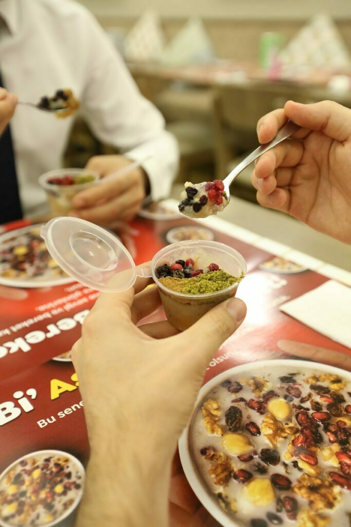 Bu sene aşureleri Baydöner yaptı! Bu sene aşureleri Baydöner yaptı!
