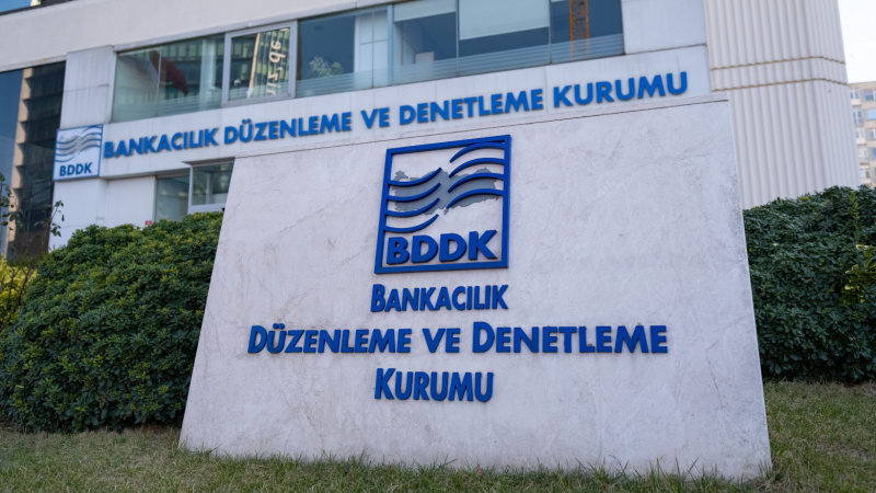 Yurt dışı seyahatlerine taksit sınırlamasına Jolly'den tepki: "Sektörde telafisi olmayan yaralar açacak..." Yurt dışı seyahatlerine taksit sınırlamasına Jolly'den tepki: "Sektörde telafisi olmayan yaralar açacak..."