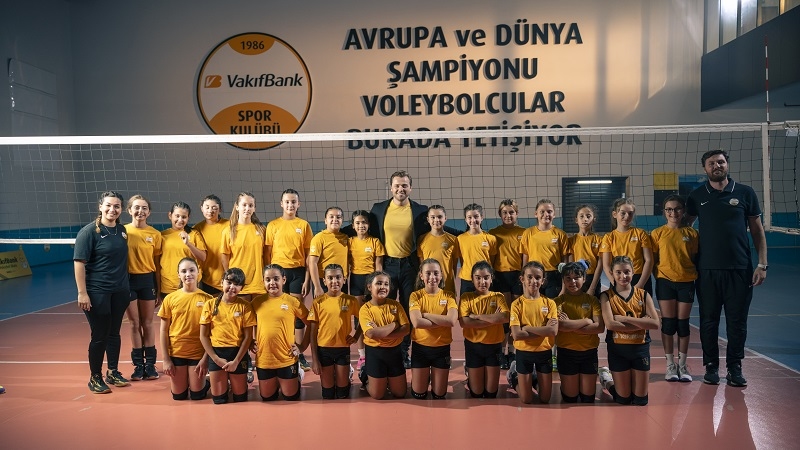 VakıfBank genç sporculara ilham veriyor VakıfBank genç sporculara ilham veriyor