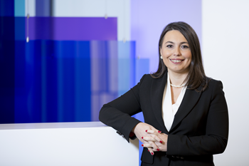 Cam tavanlar kırılsa da kadın liderlerin ayağına batıyor!