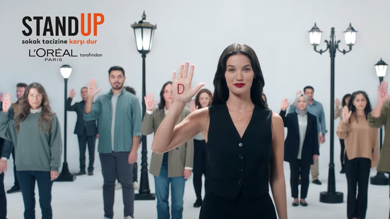 L’Oréal Paris ve Pınar Deniz’den sokak tacizine karşı hep birlikte durma çağrısı L’Oréal Paris ve Pınar Deniz’den sokak tacizine karşı hep birlikte durma çağrısı