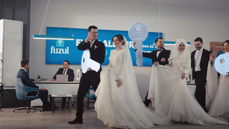 Fuzul şubesi düğün salonuna döndü! Fuzul şubesi düğün salonuna döndü!