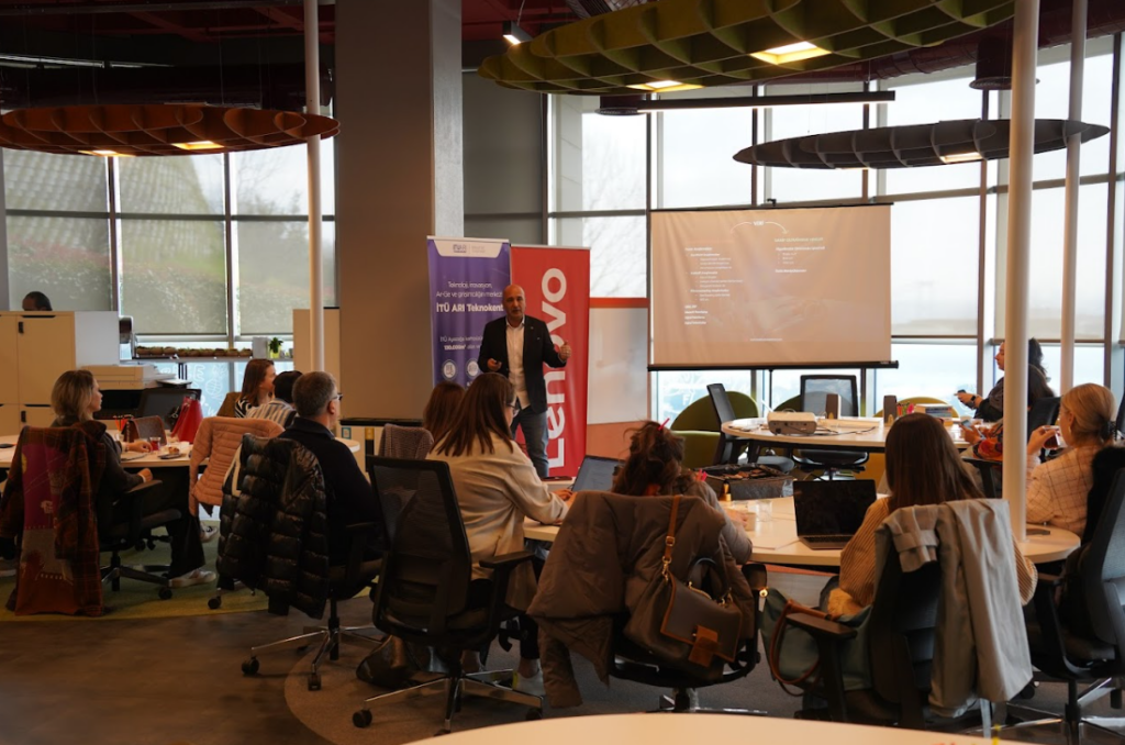 Marketing Türkiye C-Suite AI Akademi ile pazarlama sektörüne özel tasarlanan ilk AI eğitimi başladı... Marketing Türkiye C-Suite AI Akademi ile pazarlama sektörüne özel tasarlanan ilk AI eğitimi başladı...