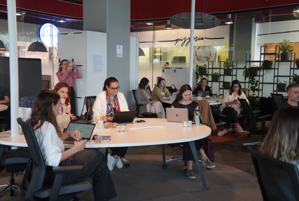 Pazarlama sektörünün ilk AI eğitimi “Marketing Türkiye C-Suite AI Akademi” yoğun bir katılımla gerçekleşti… Pazarlama sektörünün ilk AI eğitimi “Marketing Türkiye C-Suite AI Akademi” yoğun bir katılımla gerçekleşti…