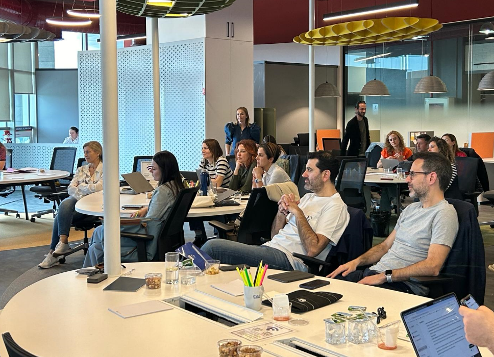 Pazarlama sektörünün ilk AI eğitimi “Marketing Türkiye C-Suite AI Akademi” yoğun bir katılımla gerçekleşti… Pazarlama sektörünün ilk AI eğitimi “Marketing Türkiye C-Suite AI Akademi” yoğun bir katılımla gerçekleşti…