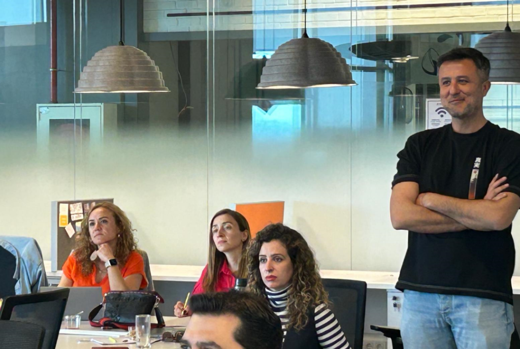 Pazarlama sektörünün ilk AI eğitimi “Marketing Türkiye C-Suite AI Akademi” yoğun bir katılımla gerçekleşti… Pazarlama sektörünün ilk AI eğitimi “Marketing Türkiye C-Suite AI Akademi” yoğun bir katılımla gerçekleşti…