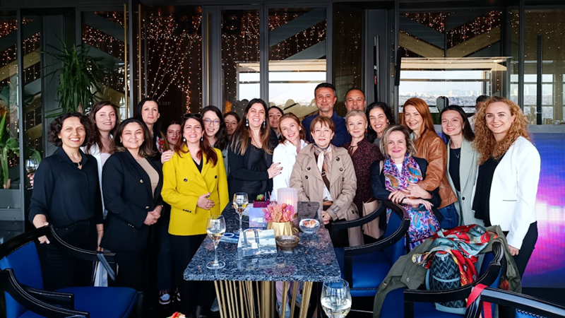 Izaka Terrace, Marketing Türkiye C Level Club üyelerini ağırladı Izaka Terrace, Marketing Türkiye C Level Club üyelerini ağırladı