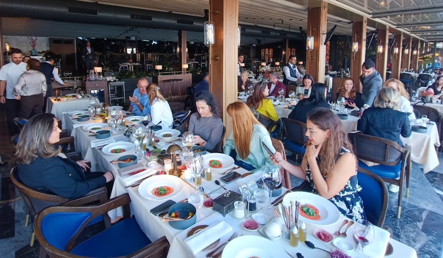 Izaka Terrace, Marketing Türkiye C Level Club üyelerini ağırladı Izaka Terrace, Marketing Türkiye C Level Club üyelerini ağırladı