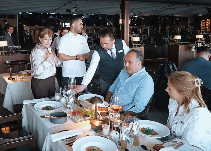 Izaka Terrace, Marketing Türkiye C Level Club üyelerini ağırladı Izaka Terrace, Marketing Türkiye C Level Club üyelerini ağırladı