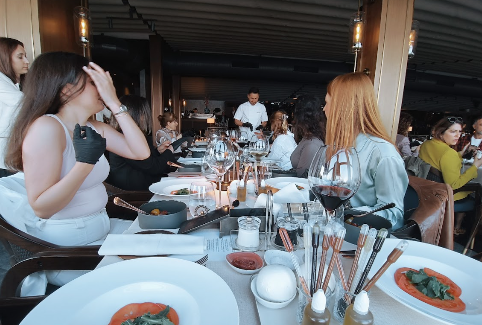 Izaka Terrace, Marketing Türkiye C Level Club üyelerini ağırladı Izaka Terrace, Marketing Türkiye C Level Club üyelerini ağırladı