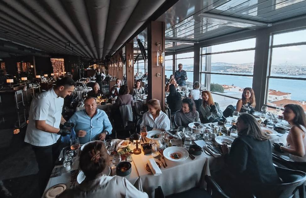 Izaka Terrace, Marketing Türkiye C Level Club üyelerini ağırladı Izaka Terrace, Marketing Türkiye C Level Club üyelerini ağırladı
