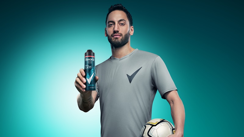 Rexona'nın yeni yüzü Hakan Çalhanoğlu oldu Rexona'nın yeni yüzü Hakan Çalhanoğlu oldu