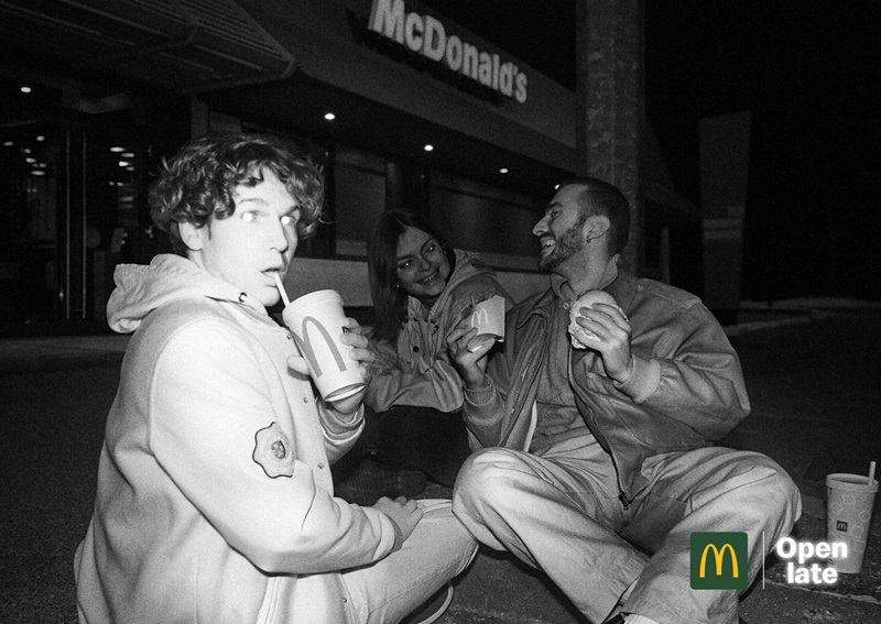 McDonald's Z kuşağını doğal ortamında yakaladı!